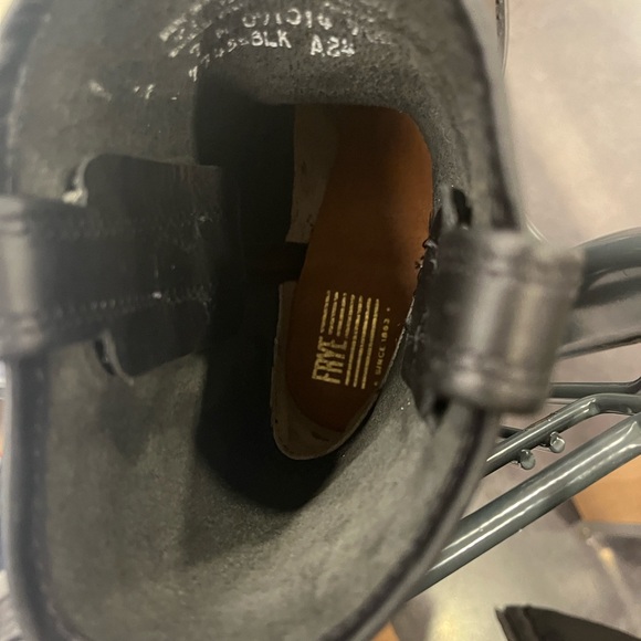 New Frye  Harness leather short biker motorcycle Black Leather Boots 8R - Picture 9 of 10